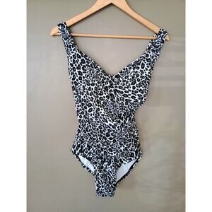 Jantzen Leopard Print OnePiece Swimsuit Tummy Control vneck twist front upf50